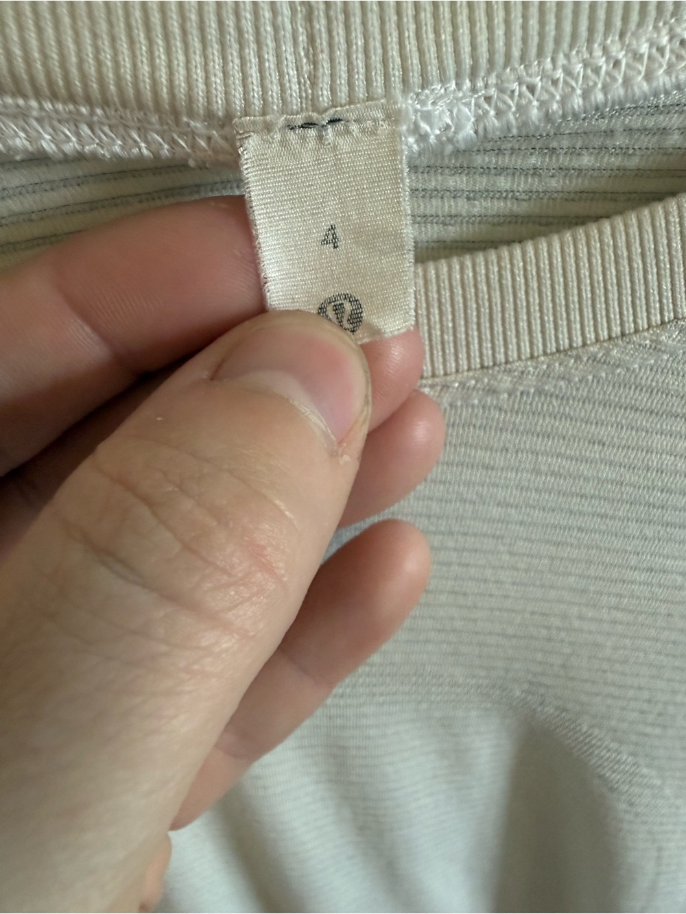Lululemon Swiftly Tech Long Sleeve Shirt Women’s Size 4 Cream Ivory Ribbed - Picture 2 of 3